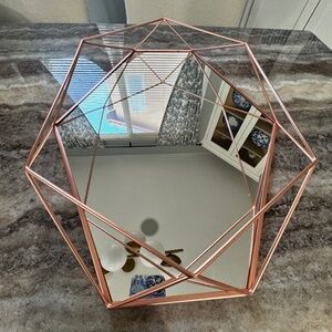 Pre-Owned Rose Gold/Copper Metal Wall Mirror- Umbra- 22.5" L x 17" H